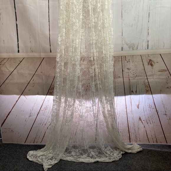 Lace maternity long sleeve open split gown - Picture 3 of 10